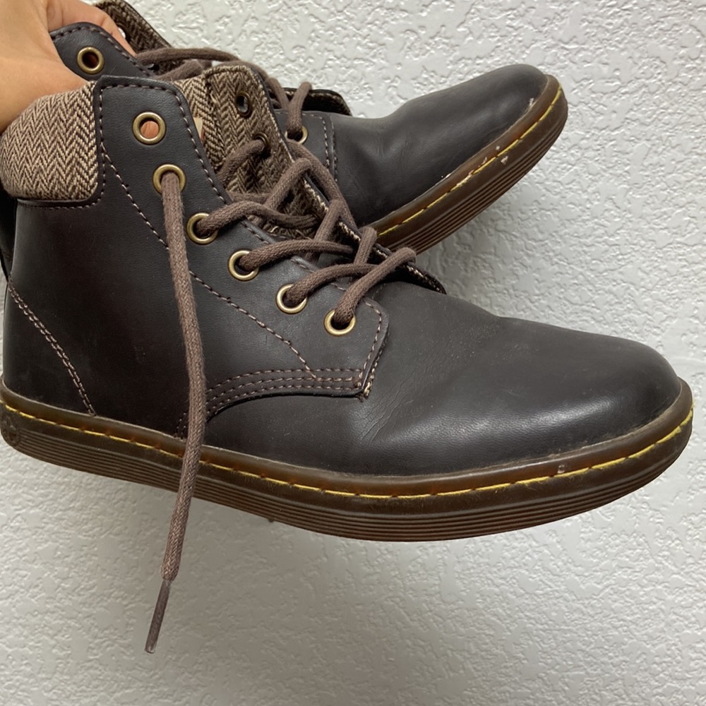 Dr Martens brown booties size 6 AUTHENTIC